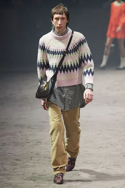 Look 8